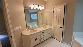 9501 Heathrow Dr, Montgomery, Al 36117 in Montgomery, AL (Photo 10 of 11)