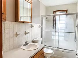 5015 Washington Ferry Rd, Montgomery, Al 36108 in Montgomery, AL (Photo 9 of 11)