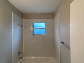 809 W Warren St, Plant City, Fl 33563 in Plant City, FL (Photo 5 of 8)