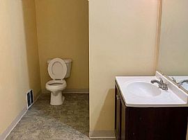 2463 N 45th St, Milwaukee, Wi 53210 in Milwaukee, WI (Photo 3 of 6)