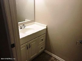 446 Roberts St S, Green Cove Springs, Fl 32043 in Green Cove Springs, FL (Photo 4 of 9)