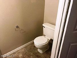 446 Roberts St S, Green Cove Springs, Fl 32043 in Green Cove Springs, FL (Photo 5 of 9)