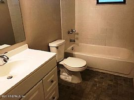 446 Roberts St S, Green Cove Springs, Fl 32043 in Green Cove Springs, FL (Photo 8 of 9)