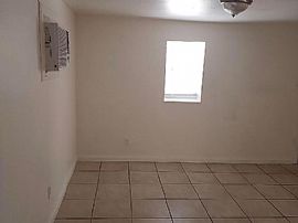 250 Ne Ark Pl, Lake City, Fl 32055 in Lake City, FL (Photo 7 of 7)