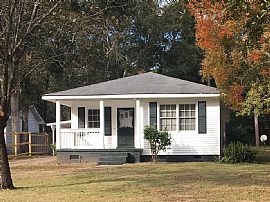 4908 Princeton Dr, Mobile, Al 36618 in Mobile, AL