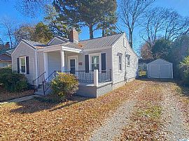 2415 Bonita Dr Sw, Huntsville, Al 35801 in Huntsville, AL