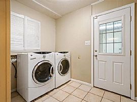 4598 Sunset Dr N, Mobile, Al 36608 in Mobile, AL (Photo 11 of 12)