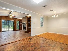 4598 Sunset Dr N, Mobile, Al 36608 in Mobile, AL (Photo 5 of 12)