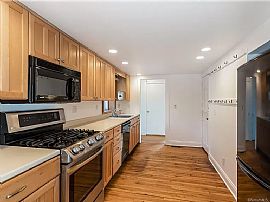 1462 Boston Post Rd, Westbrook, Ct 06498 in Westbrook, CT (Photo 5 of 11)