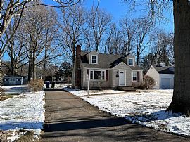 34 Wakeley Rd, Newington, Ct 06111 in Newington, CT