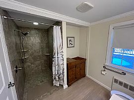 34 Wakeley Rd, Newington, Ct 06111 in Newington, CT (Photo 5 of 12)