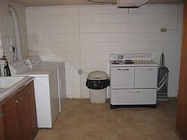 3-Bedroom House in South  in Bloomington, IL (Photo 6 of 10)