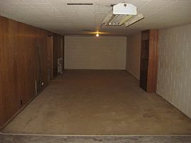 3-Bedroom House in South  in Bloomington, IL (Photo 8 of 10)