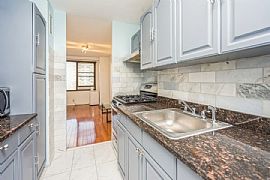 Newly Renovated 3br/1ba Or 2br in Jersey City, NJ (Photo 4 of 9)