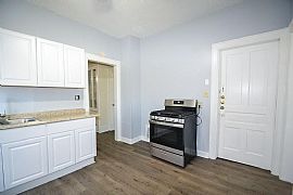 House in Cold Spring Park in Milwaukee, WI (Photo 6 of 12)