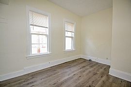 House in Cold Spring Park in Milwaukee, WI (Photo 8 of 12)