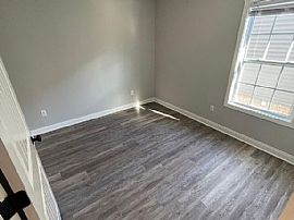 Excellent Family House. 1919 Twilight Ave, Bowling Green, Ky 42 in Bowling Green, KY (Photo 9 of 11)