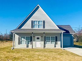 704 10th Ln, Pleasant Grove, Al 35127 in Pleasant Grove, AL