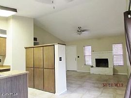 103 W Concorda Dr Apt 102, Tempe, Az 85282 in Tempe, AZ (Photo 4 of 12)