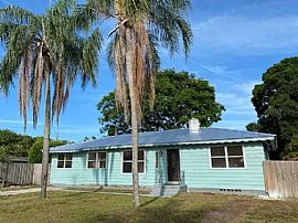 2740 Grove Pl, Sarasota, Fl 34239 in Sarasota, FL