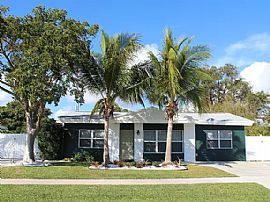 333 Pinewood St, Lake Worth, Fl 33462 in Lake Worth, FL
