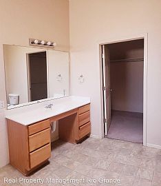  Beautiful Home Located in Sw Albuquerque Has Great Curb Appeal in Albuquerque, NM (Photo 5 of 6)