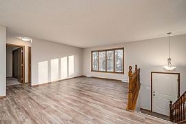 Newly Updated 3 Bedroom 2 Bath Split Level Home Excellent  in Sioux Falls, SD (Photo 3 of 11)