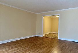 House For Rent. 8634 Willow Oak Rd, Parkville, Md 21234 in Parkville, MD (Photo 3 of 9)