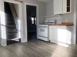 28 2nd St, Norwalk, Ct 06855 in Norwalk, CT (Photo 4 of 8)