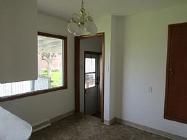 3401 Central Ave, Great Falls, Mt 59401 Comfortable House in Great Falls, MT (Photo 5 of 9)