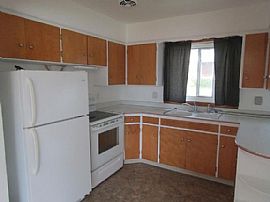 3401 Central Ave, Great Falls, Mt 59401 Comfortable House in Great Falls, MT (Photo 6 of 9)