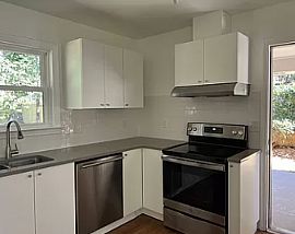 1460 Woodland Cir Se, Atlanta, Ga 30316 Peace 2 Bedroom House  in Atlanta, GA (Photo 5 of 12)