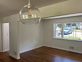 1460 Woodland Cir Se, Atlanta, Ga 30316 Peace 2 Bedroom House  in Atlanta, GA (Photo 6 of 12)