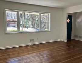 1460 Woodland Cir Se, Atlanta, Ga 30316 Peace 2 Bedroom House  in Atlanta, GA (Photo 8 of 12)