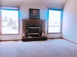 3303 S 79th St, Lincoln, Ne 68506 Spacious 4 Bedroom For Rent  in Lincoln, NE (Photo 2 of 9)