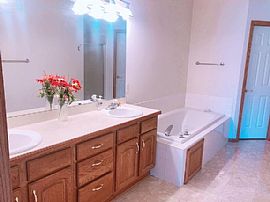 3303 S 79th St, Lincoln, Ne 68506 Spacious 4 Bedroom For Rent  in Lincoln, NE (Photo 5 of 9)