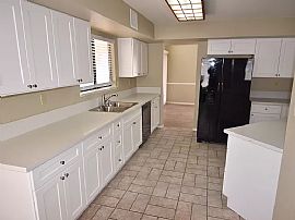 3320 Beach Port Dr, Las Vegas, Nv 89117 in Las Vegas, NV (Photo 3 of 12)