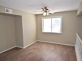 3320 Beach Port Dr, Las Vegas, Nv 89117 in Las Vegas, NV (Photo 6 of 12)