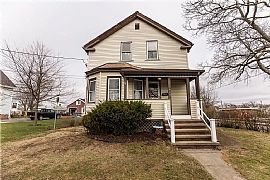 174 Schuyler St, East Providence, Ri 02914 in East Providence, RI