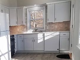 20 Statue Way, Portsmouth, Ri 02871 in Portsmouth, RI (Photo 3 of 12)