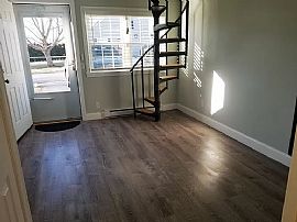 20 Statue Way, Portsmouth, Ri 02871 in Portsmouth, RI (Photo 8 of 12)