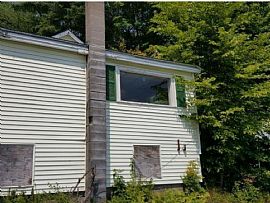 409 Sullivan St, Claremont, Nh 03743 House For Rent in Claremont, NH (Photo 3 of 7)
