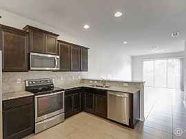 Amazing 2 Bedroom and 2.5 Bath in Tampa, FL (Photo 2 of 10)