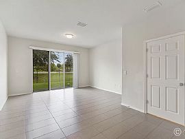 Amazing 2 Bedroom and 2.5 Bath in Tampa, FL (Photo 4 of 10)