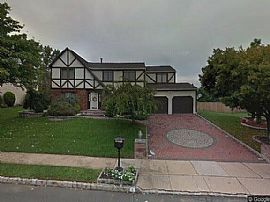 4 Victoria Way, Kendall Park, Nj 08824 . Great House For Rent  in Kendall Park, NJ