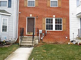 114 Dunlap Dr, Charles Town, Wv 25414 in Charles Town, WV