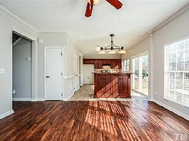 Large 3 Bedroom, 2.5 Bath Duplex with Lake View Available June  in Raleigh, NC (Photo 4 of 12)