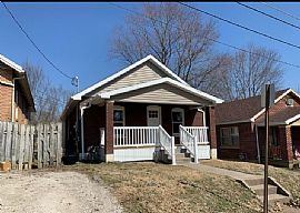 Single Family Residence in Jefferson City, MO (Photo 2 of 12)