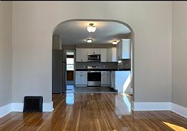 Single Family Residence in Jefferson City, MO (Photo 3 of 12)