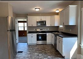 Single Family Residence in Jefferson City, MO (Photo 5 of 12)